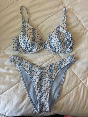 Hollister Blue Floral Ribbed Bikini Set